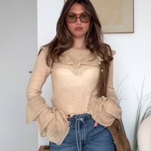 Spring 🌺 ZARA NWT  ALPACA WOOL BLEND SWEATER M
🚨 My prices are firm, no discount